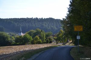 In Dietershausen ging es los, fünf Stunden hatten sie sich für den Marsch vorgenommen